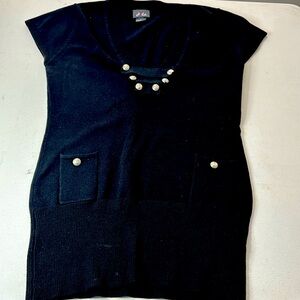 L Women’s Short Sleeve sweater